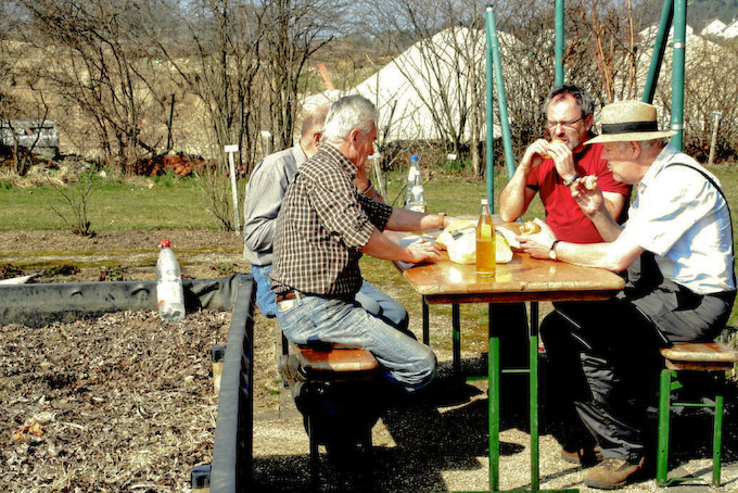 Arbetisdienst KLG-8.jpg - Danach gabs eine verdiente Brotzeit.